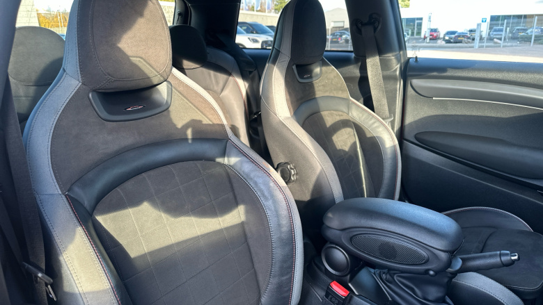 MINI Hatchback 2.0 John Cooper Works 3dr Auto [Comfort/Nav Pack] Petrol Hatchback